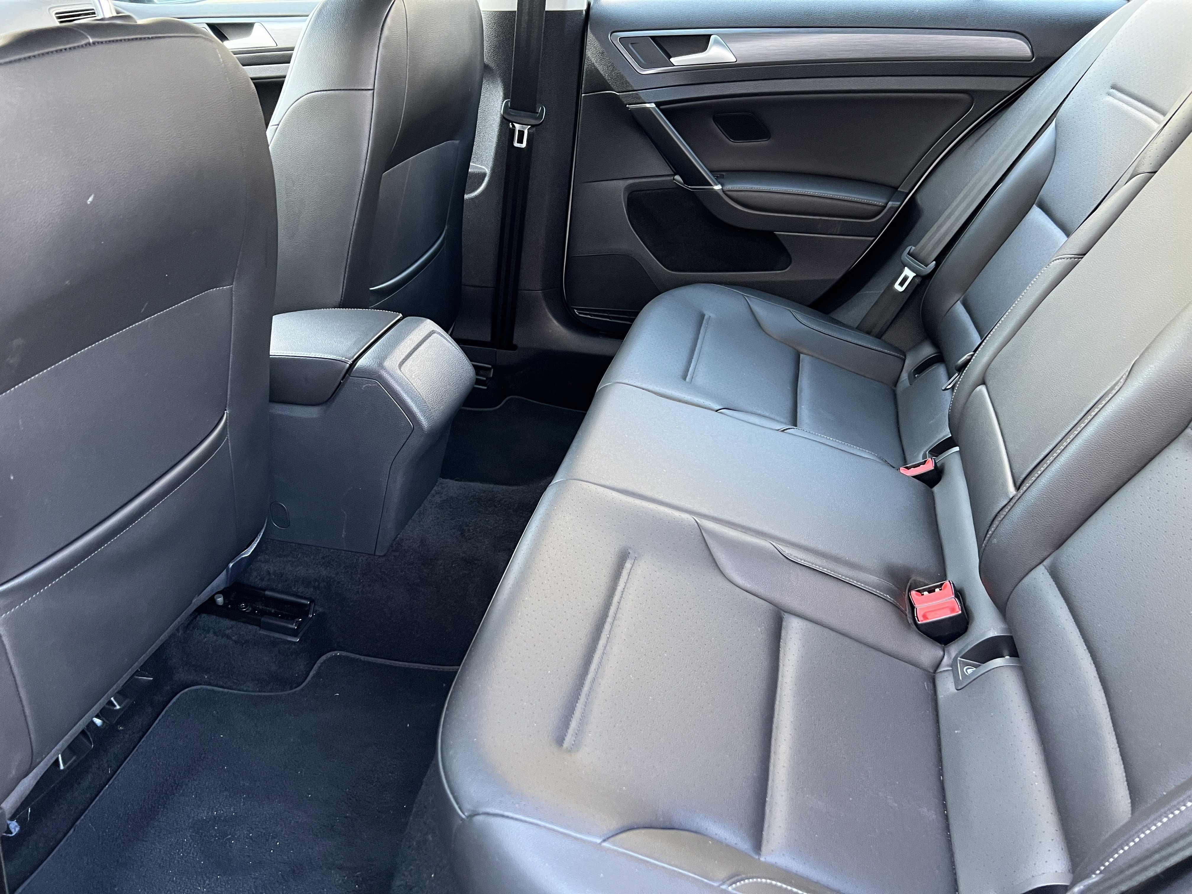 Used 2021 Volkswagen Golf 4-Door image 15