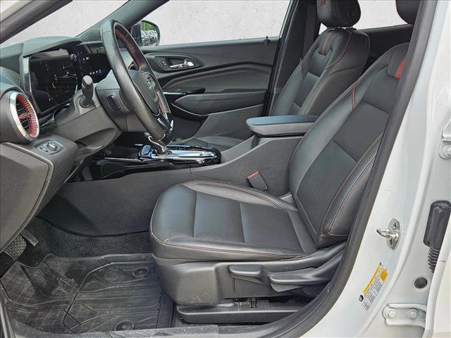 Used 2024 Chevrolet Trax RS w/ Sunroof Package FWD image 15