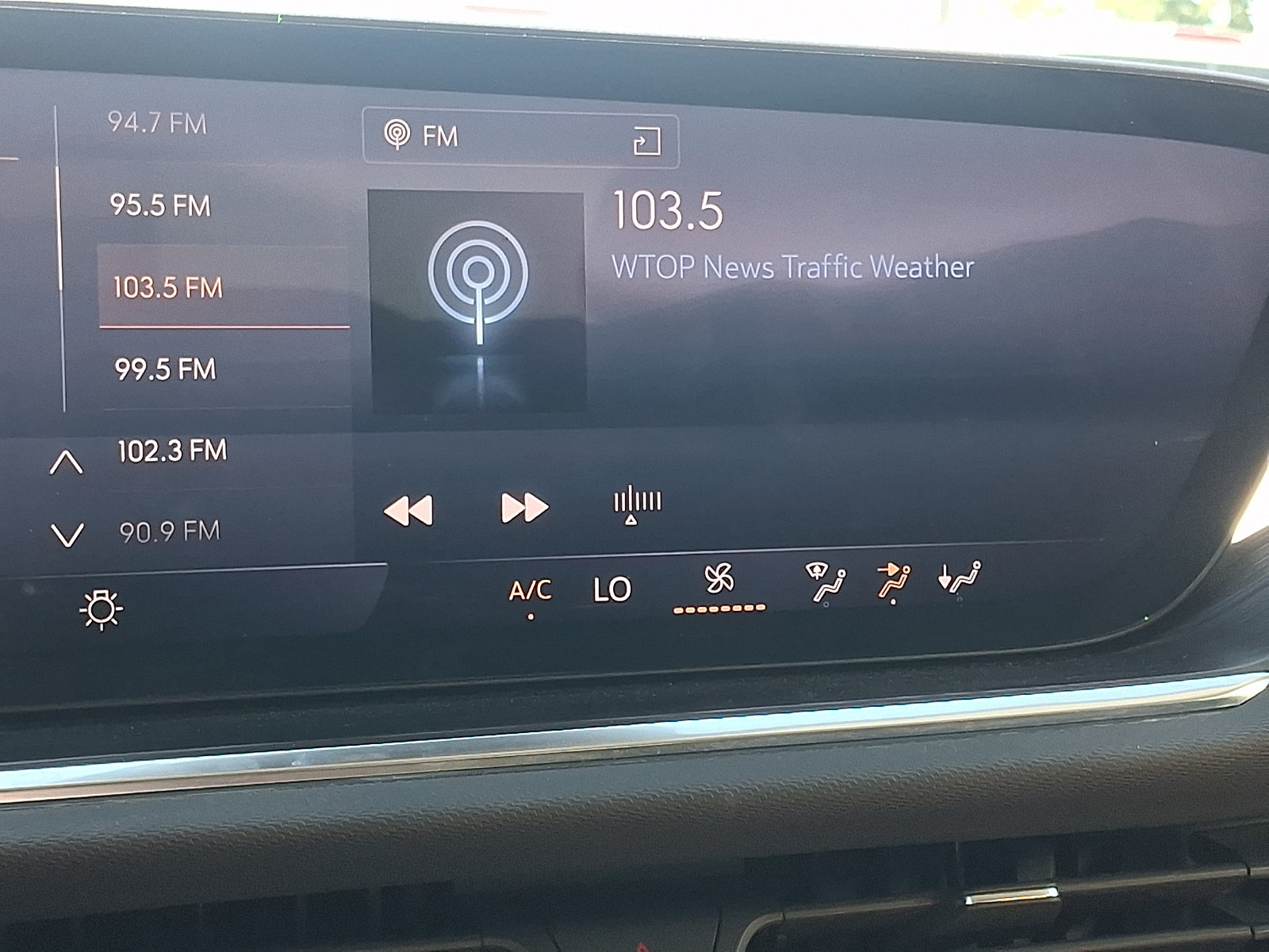 Used 2024 Buick Envision Preferred AWD/4WD image 16