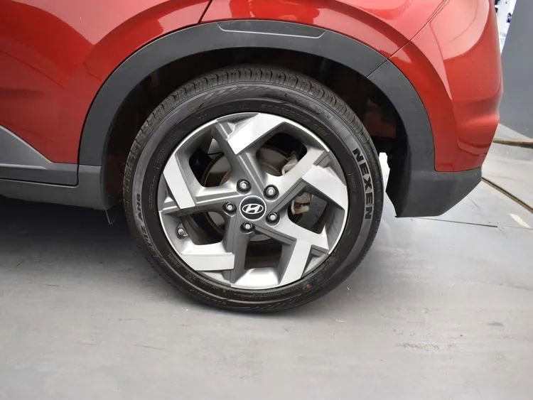 Used 2025 Hyundai Venue SEL image 37