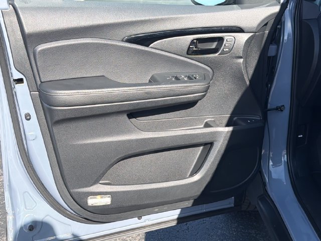 Used 2023 Honda Passport Elite image 11