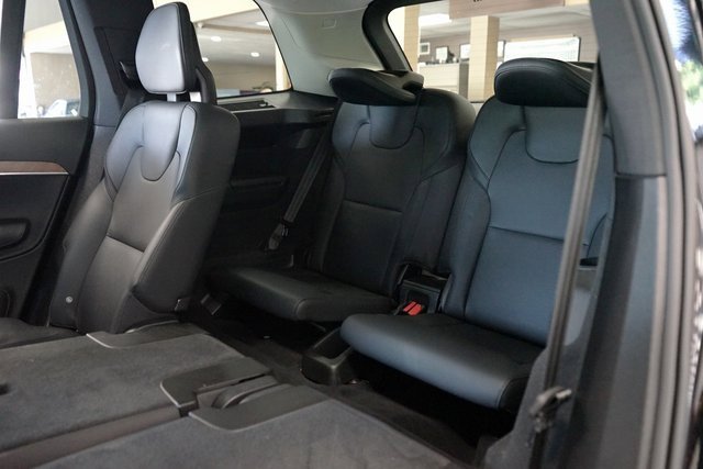 Used 2023 Volvo XC90 B6 Plus image 15