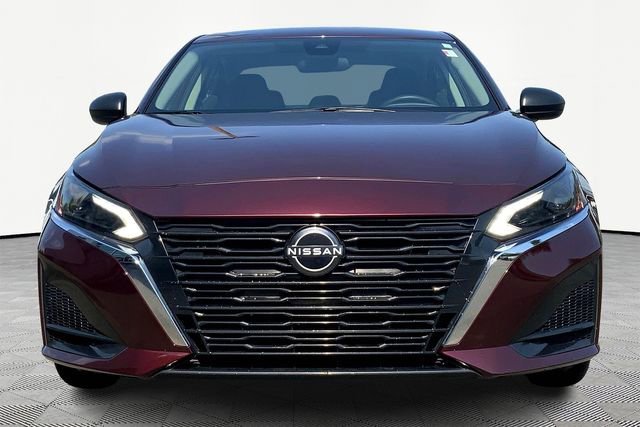 Used 2024 Nissan Altima 2.5 SV image 2