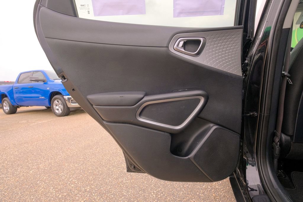 Used 2023 Kia Soul LX w/ LX Technology Package image 29