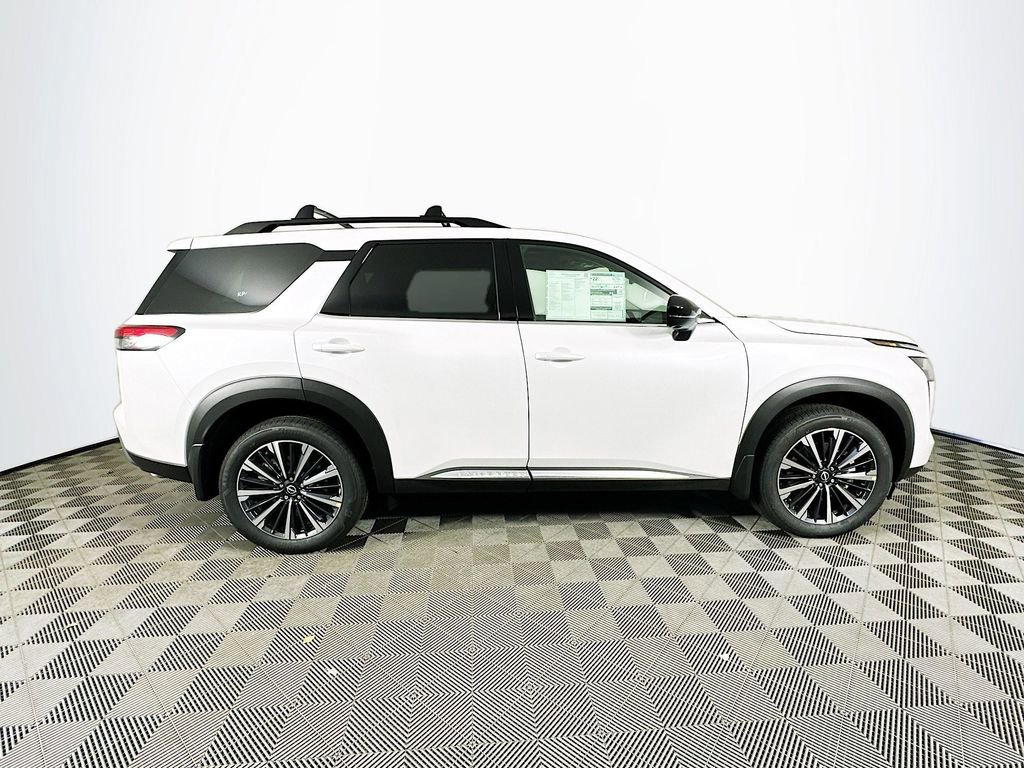 New 2026 Nissan Pathfinder Platinum image 10