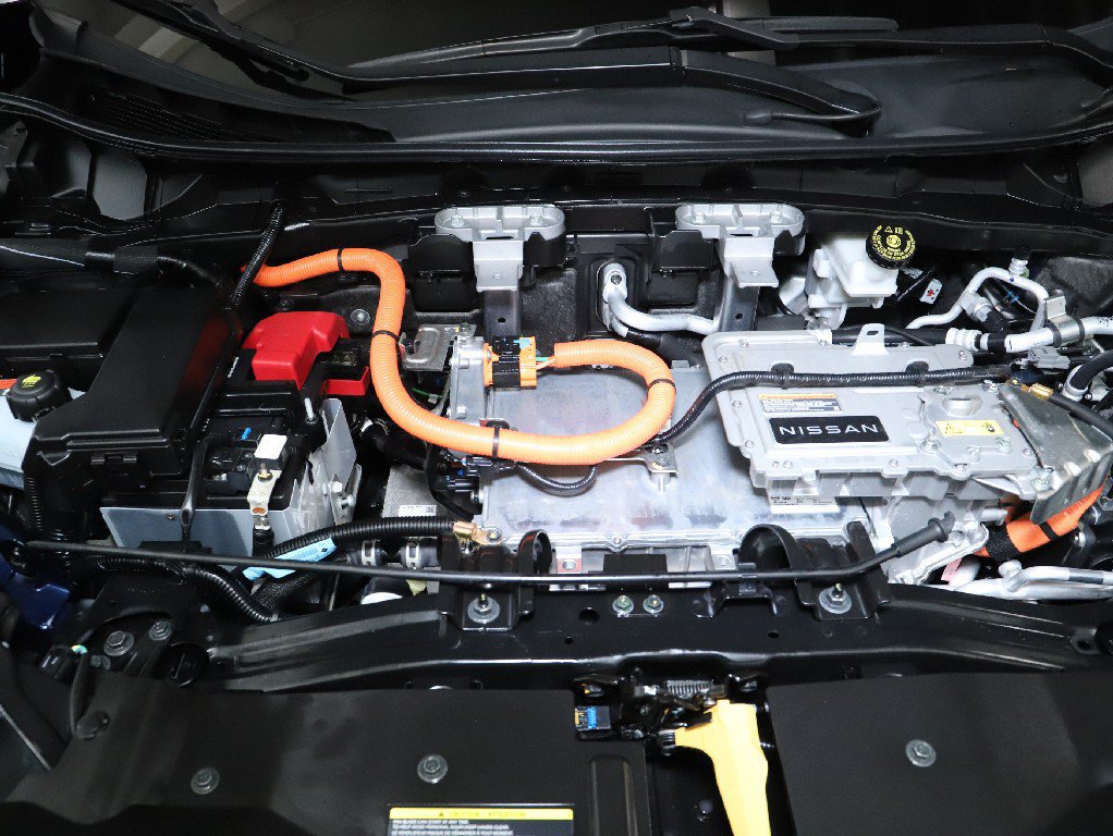 Certified 2024 Nissan Ariya AWD image 33