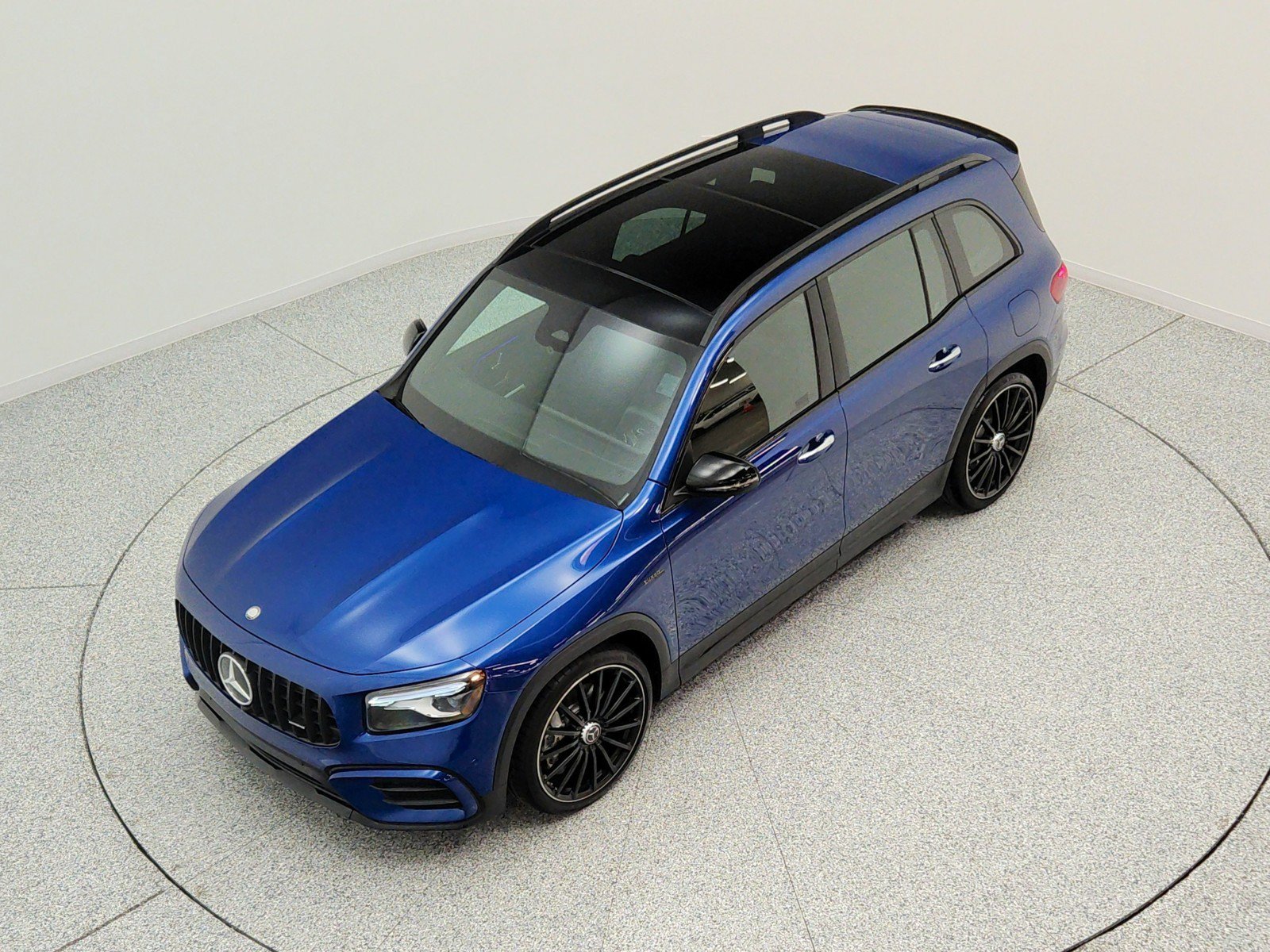 Used 2025 Mercedes-Benz GLB 35 AMG 4MATIC image 23