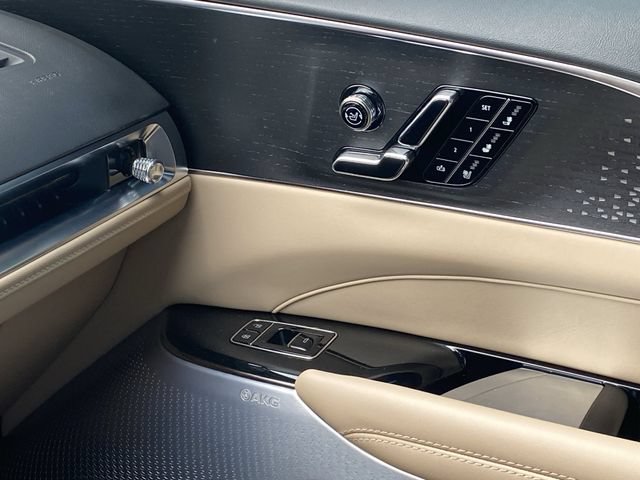 Certified 2026 Cadillac Lyriq Signature Luxury w/ Nappa Leather Package AWD/4WD image 34