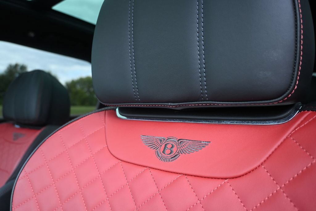 Used 2020 Bentley Bentayga AWD/4WD image 24