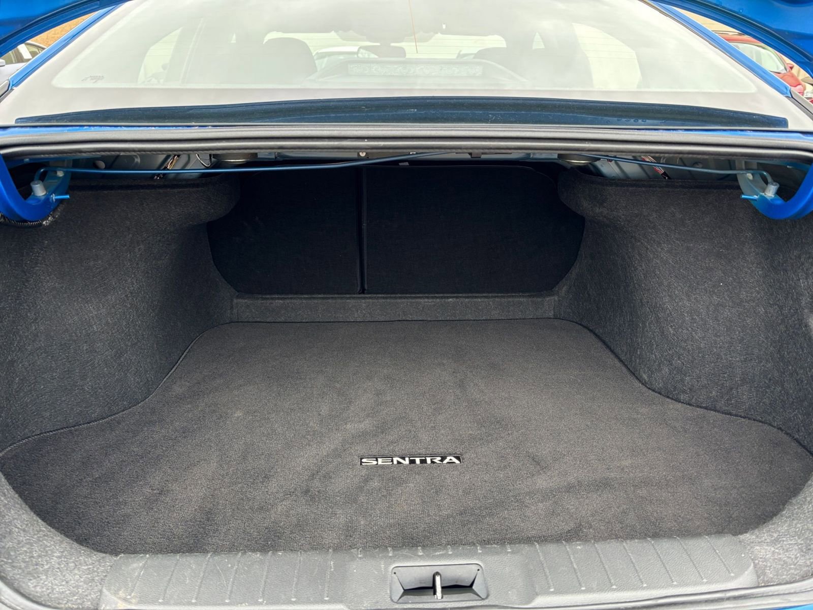 Used 2025 Nissan Sentra SV image 29