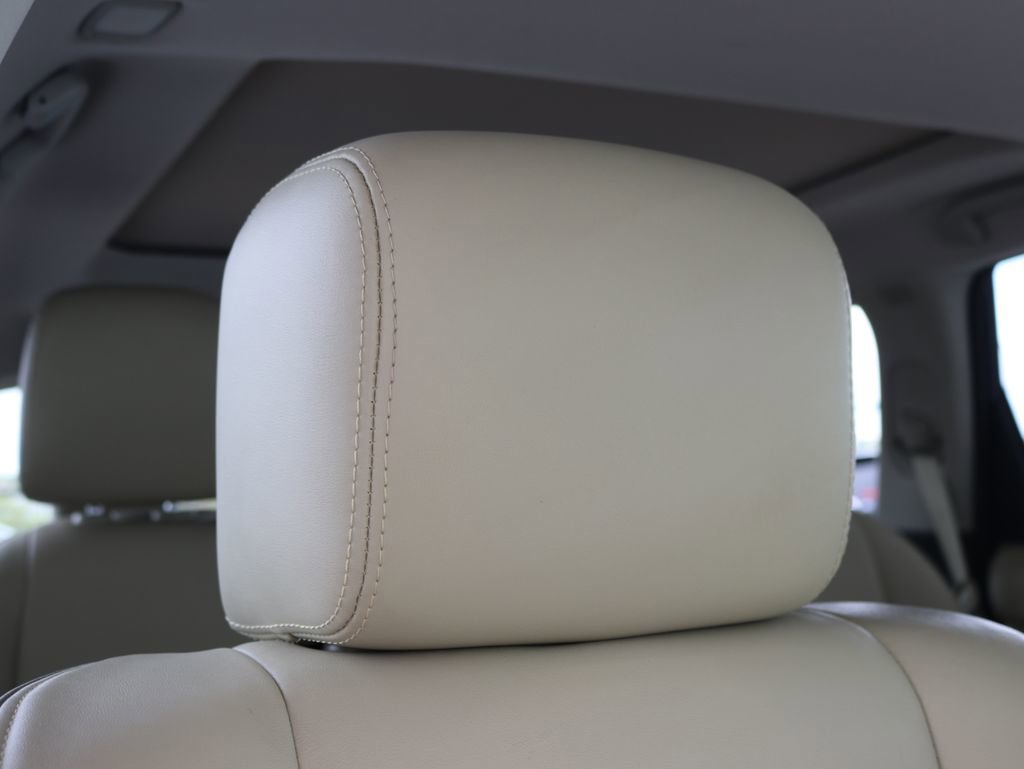 Used 2017 INFINITI QX60 Luxe w/ Deluxe Technology Package AWD/4WD image 45