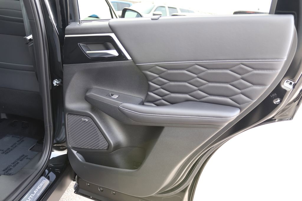 New 2026 Mitsubishi Outlander SEL image 29
