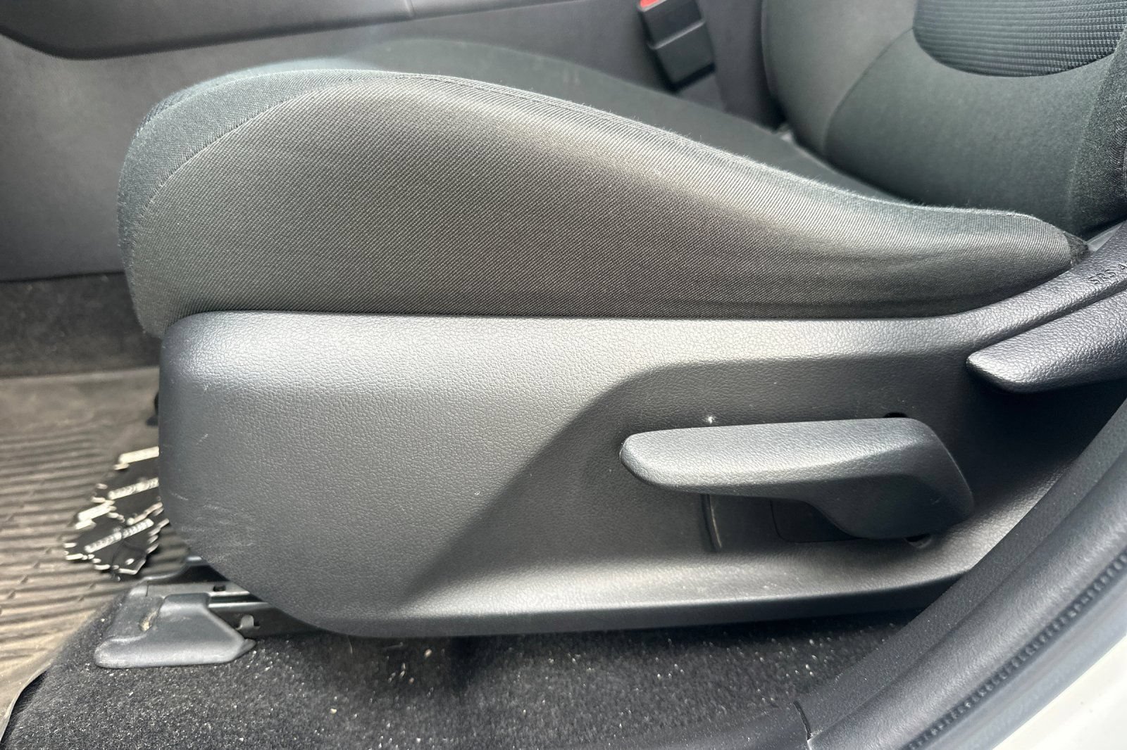 Used 2020 Toyota RAV4 LE w/ Carpet Mat Package FWD image 13