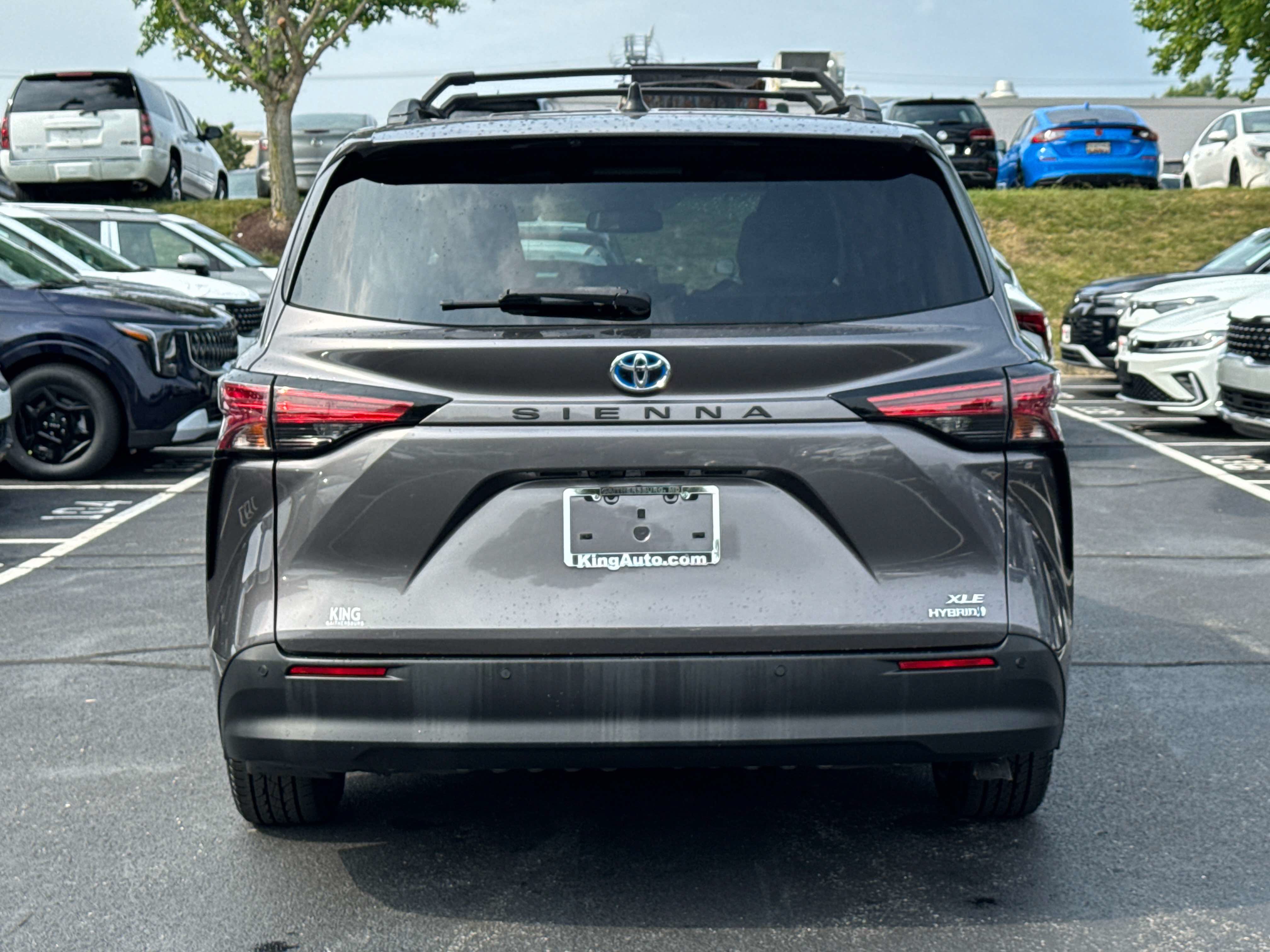 Used 2021 Toyota Sienna XLE FWD image 6