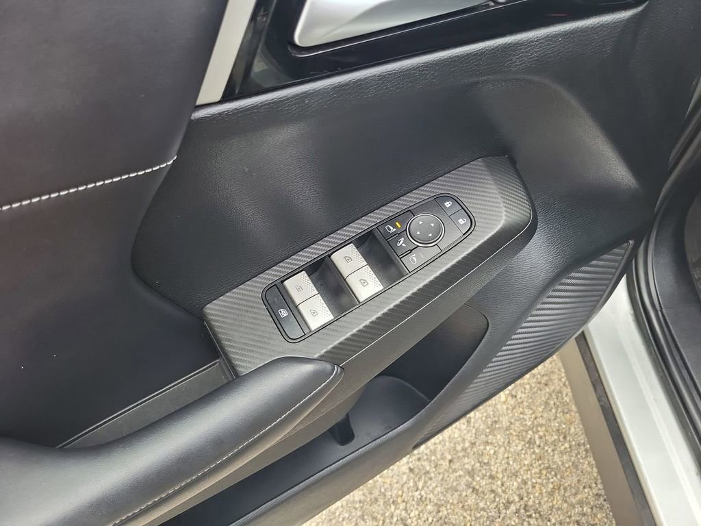 Used 2024 Mitsubishi Outlander FWD image 15