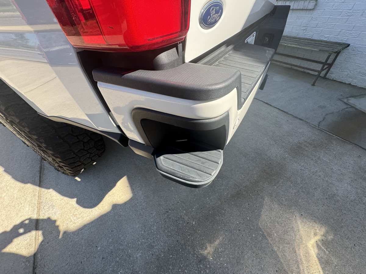 Used 2023 Ford F250 Limited w/ FX4 Off-Road Package image 27