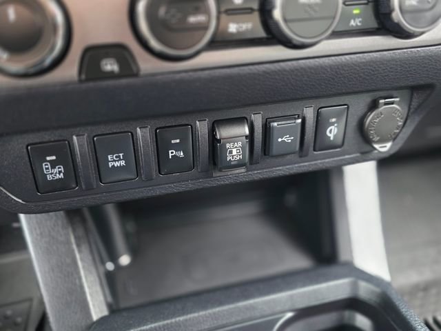 Used 2021 Toyota Tacoma TRD Sport w/ Technology Package AWD/4WD image 32