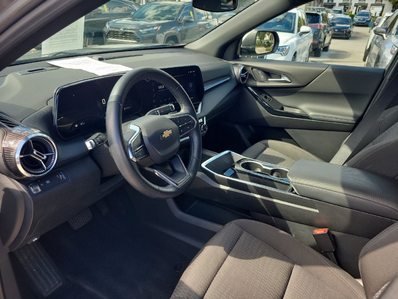 Used 2025 Chevrolet Equinox LT FWD image 14