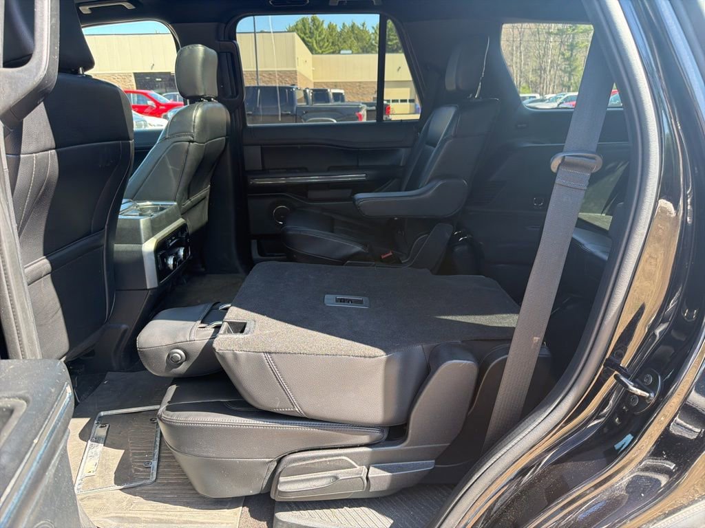 Used 2020 Ford Expedition XLT w/ Equipment Group 202A AWD/4WD image 10