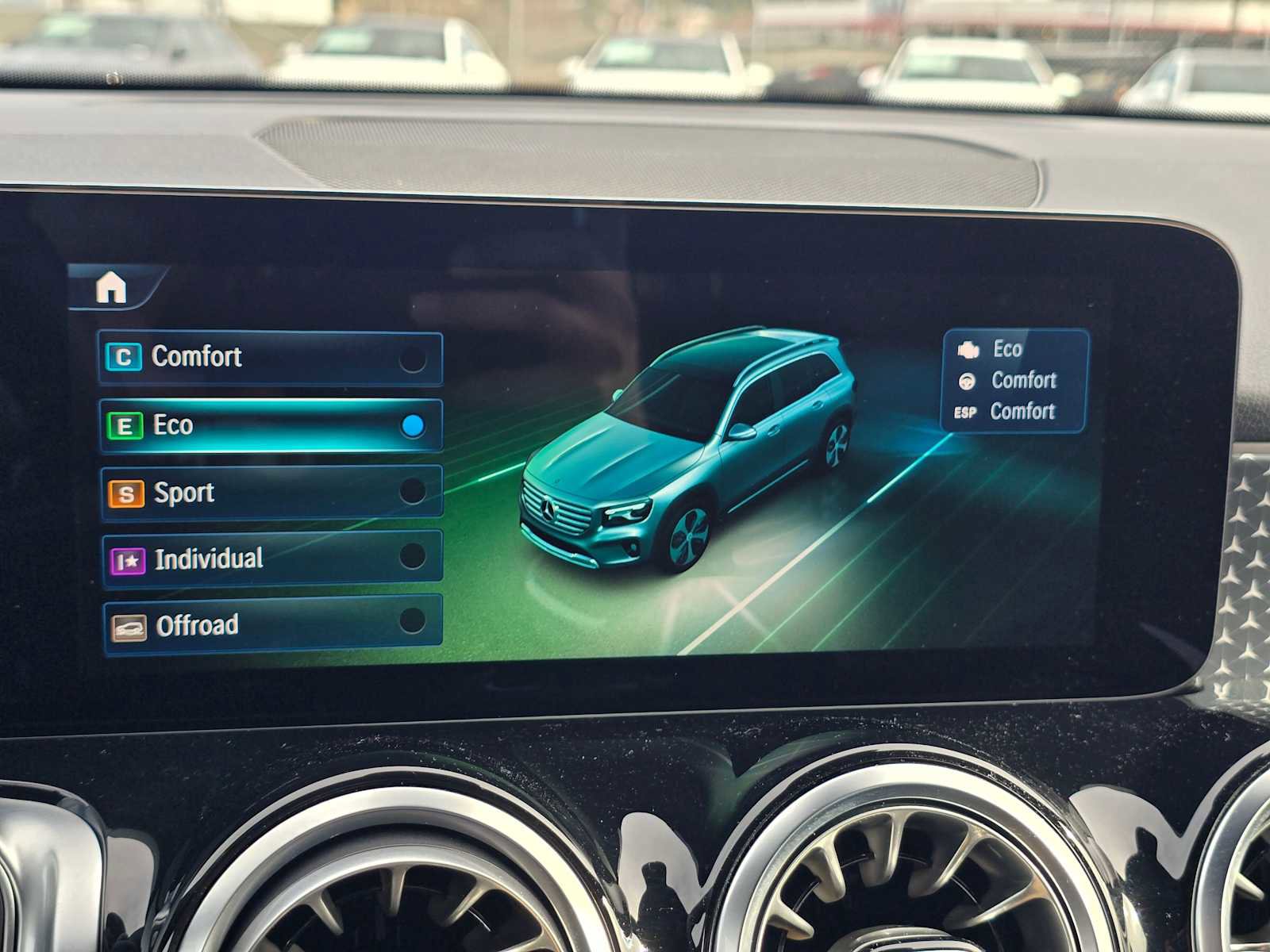 Used 2025 Mercedes-Benz GLB 250 4MATIC image 31