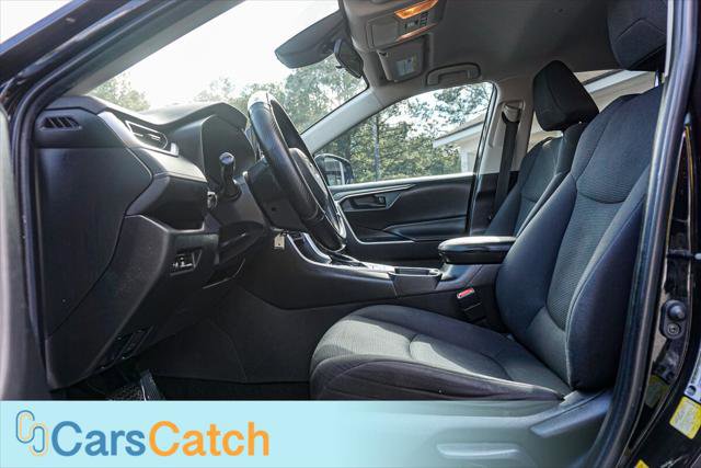 Used 2019 Toyota RAV4 LE image 17