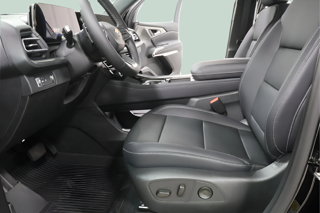 New 2026 Chevrolet Traverse LT w/ Driver Confidence Package FWD image 20