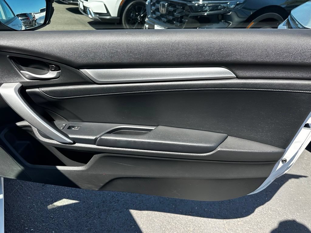 Used 2019 Honda Civic Touring image 16