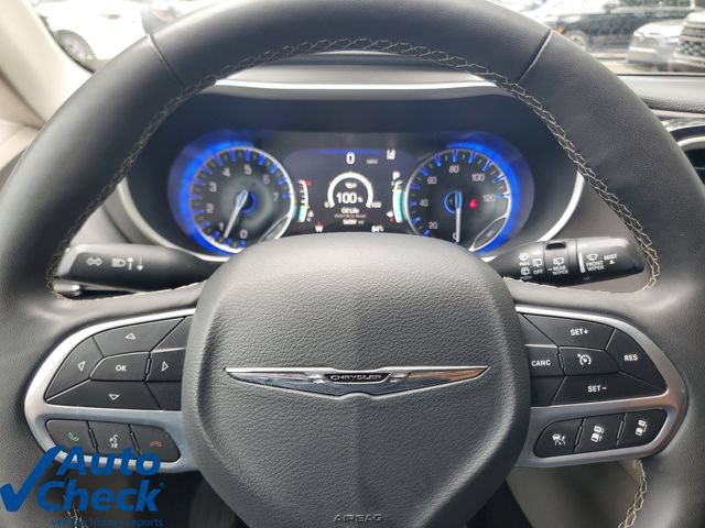 Used 2024 Chrysler Pacifica Touring-L FWD image 20