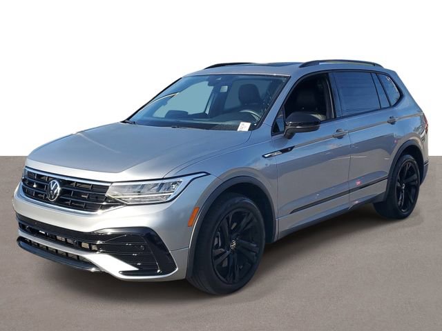 Certified 2023 Volkswagen Tiguan SE R-Line AWD/4WD image 2
