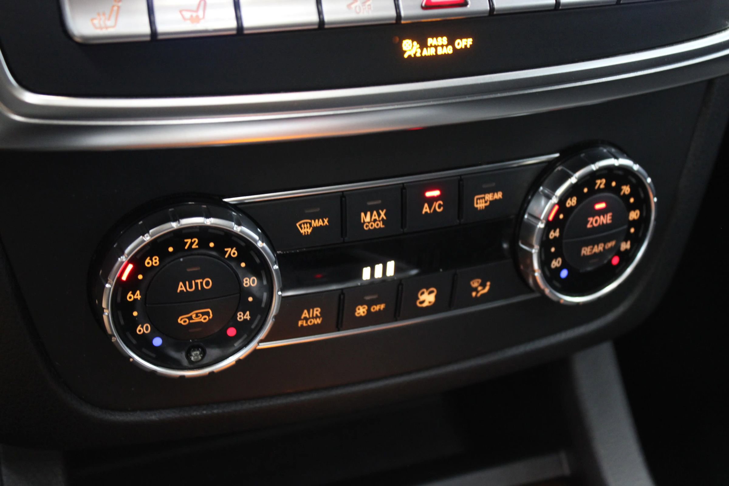 Used 2014 Mercedes-Benz GL 550 4MATIC image 22