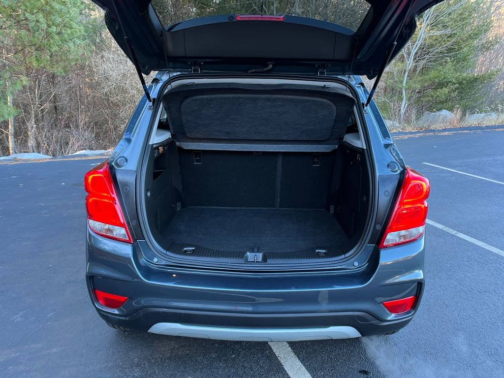 Used 2022 Chevrolet Trax LT w/ LT Convenience Package image 22