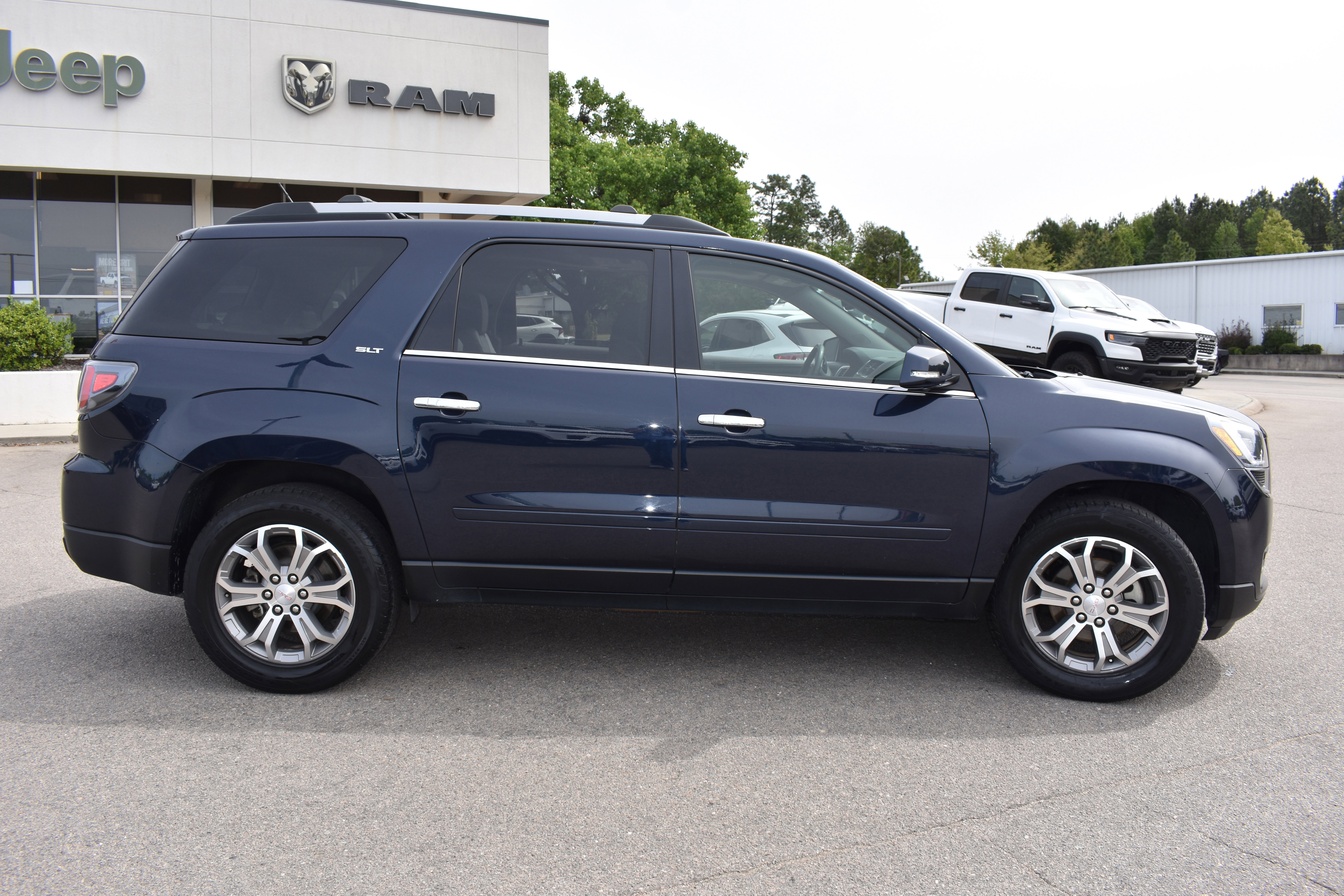 Used 2015 GMC Acadia SLT w/ Open Road Package image 10