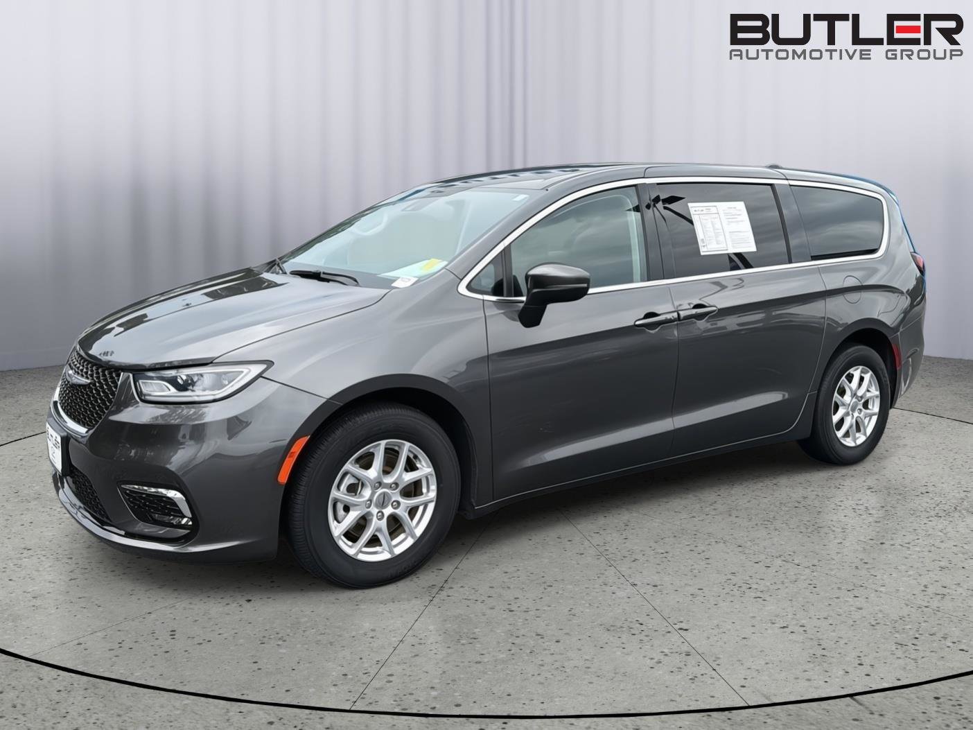 Used 2023 Chrysler Pacifica Touring-L