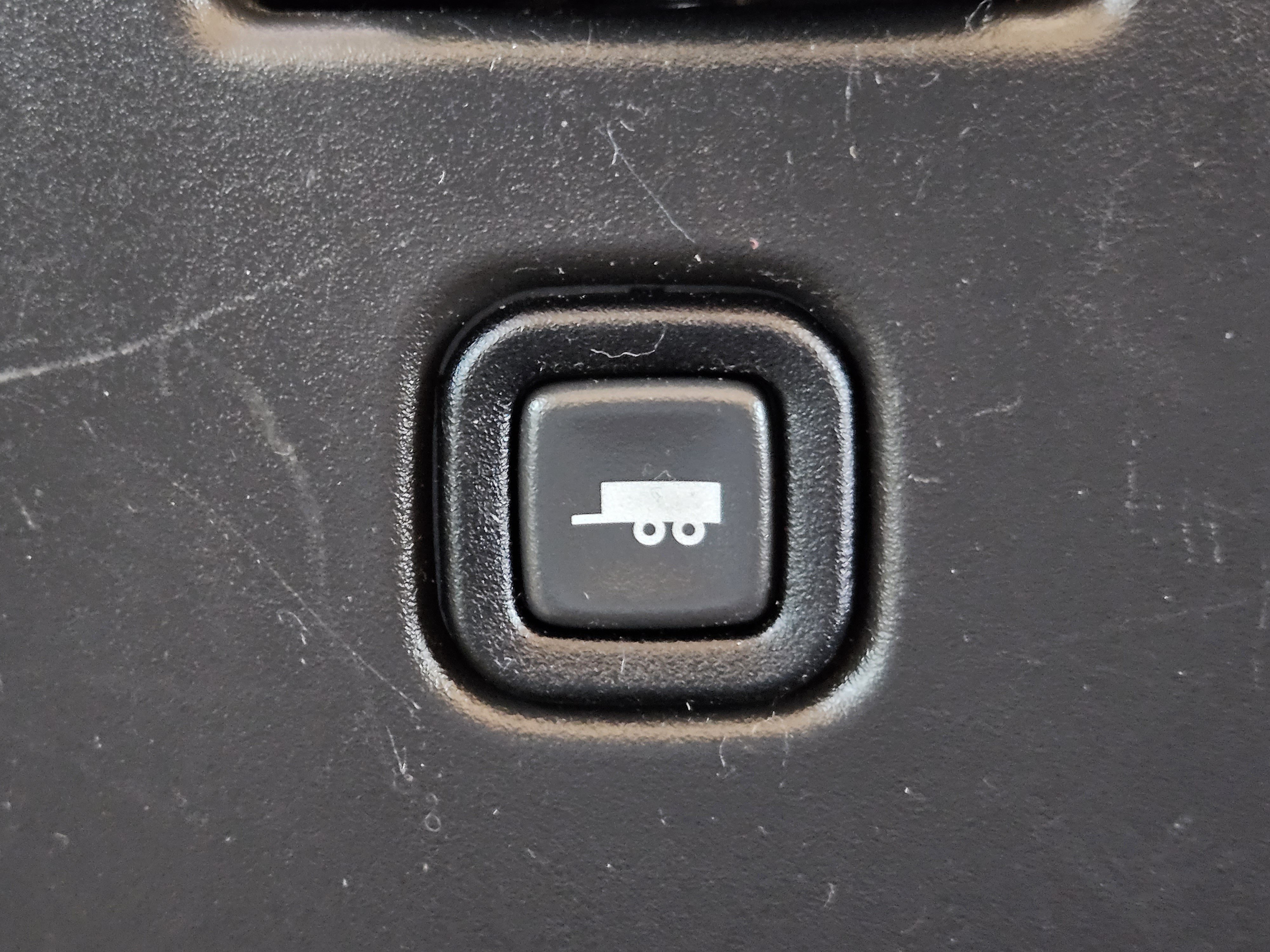 Used 2024 Chevrolet Express 2500 w/ Driver Convenience Package RWD image 18