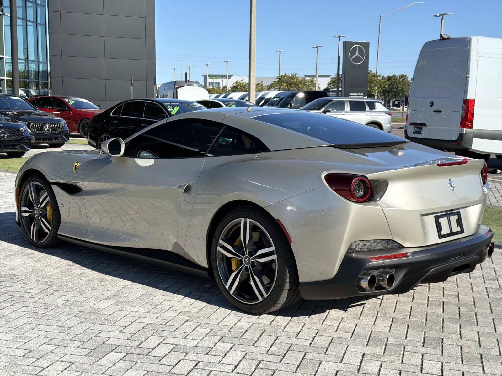 Used 2019 Ferrari Portofino RWD image 10