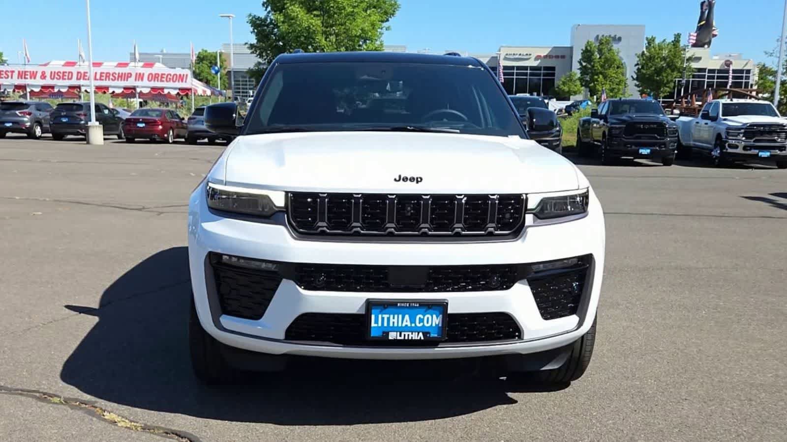 New 2026 Jeep Grand Cherokee Summit AWD/4WD image 3