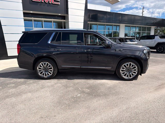 Used 2024 GMC Yukon Denali Ultimate AWD/4WD image 9