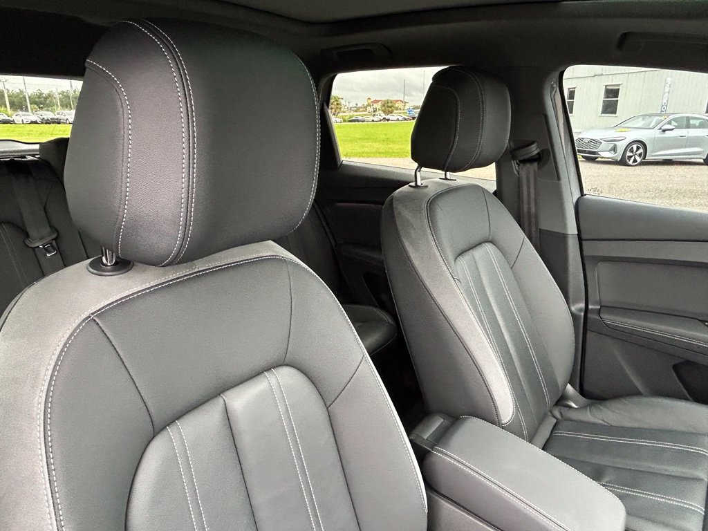 Used 2024 Audi Q4 e-tron Premium Plus AWD/4WD image 43