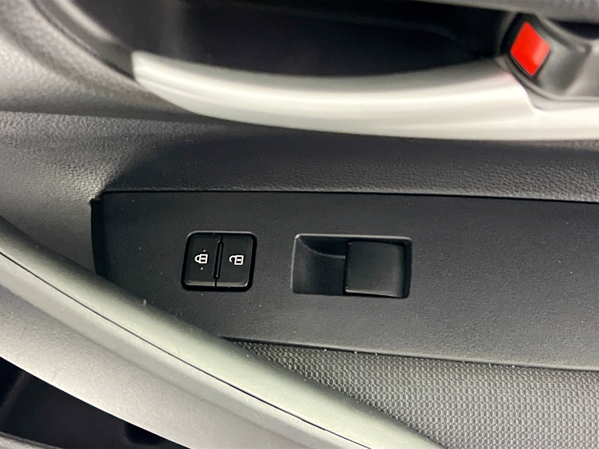 Used 2021 Toyota Corolla LE w/ LE Convenience Package FWD image 31