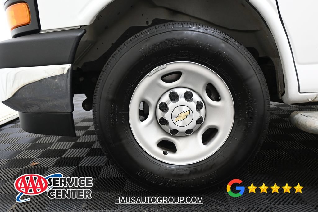 Used 2025 Chevrolet Express 2500 w/ Driver Convenience Package RWD image 24