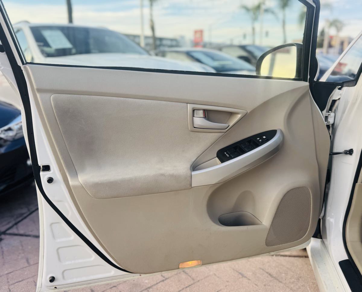 Used 2010 Toyota Prius image 16