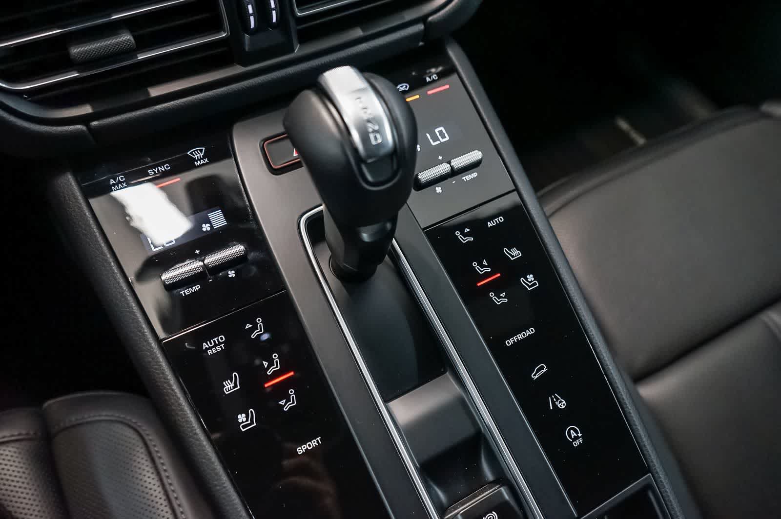 Certified 2026 Porsche Macan AWD/4WD image 25