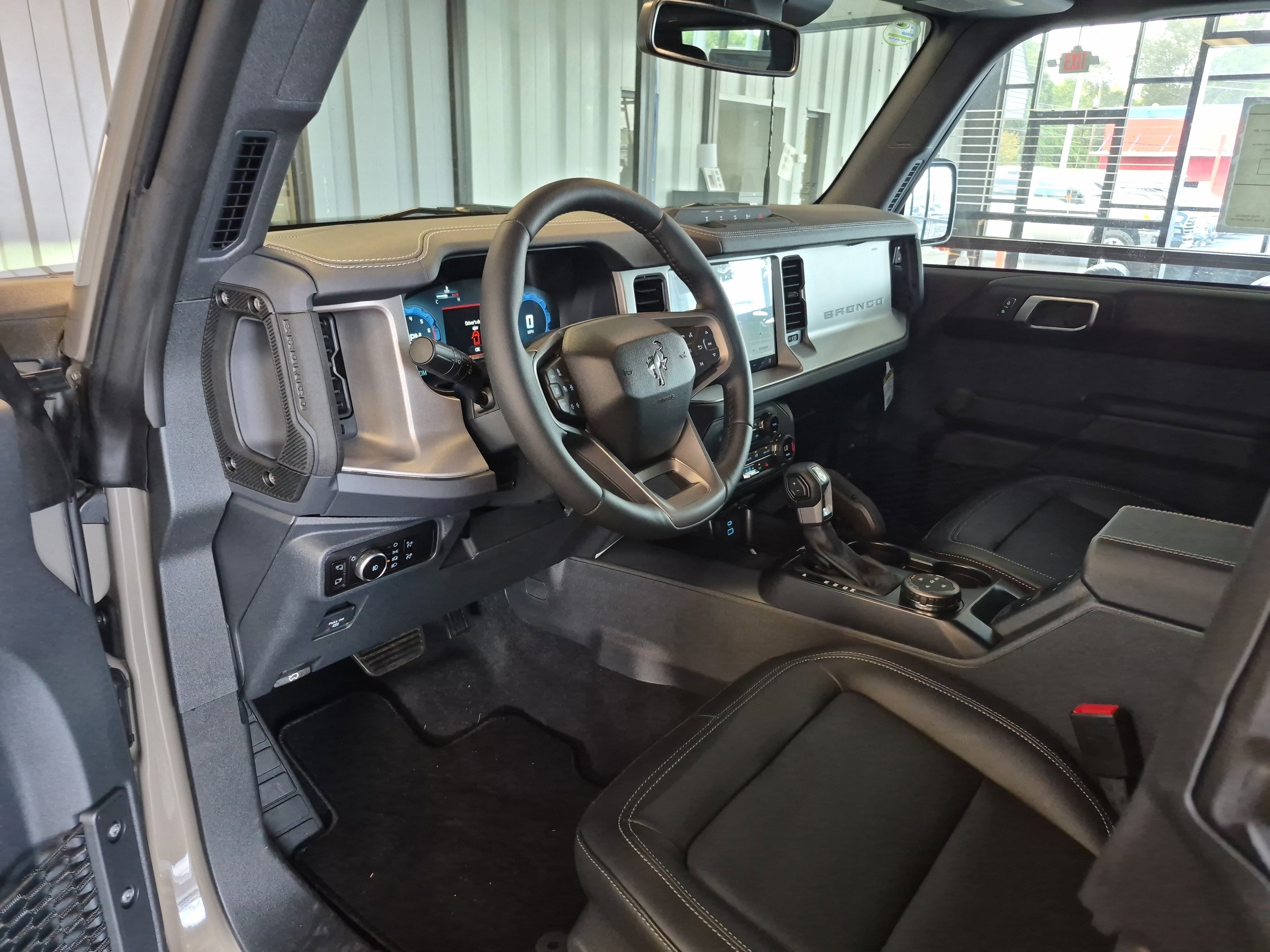 New 2025 Ford Bronco Outer Banks w/ Sasquatch Package image 11