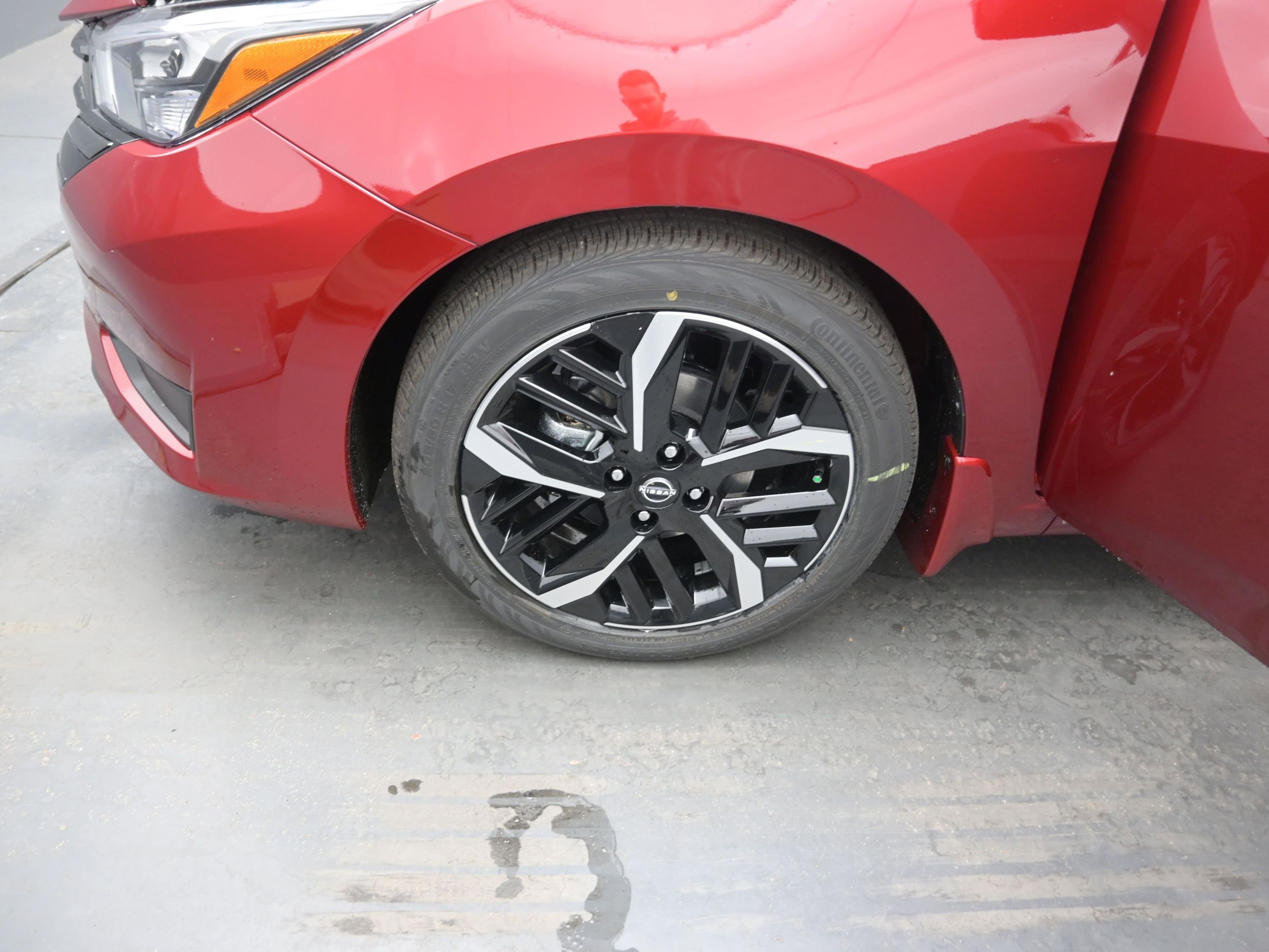 New 2025 Nissan Versa SR w/ Trunk Package image 19