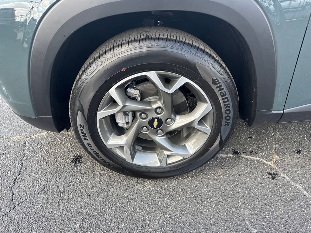 New 2026 Chevrolet Trax LT w/ Driver Confidence Package image 12