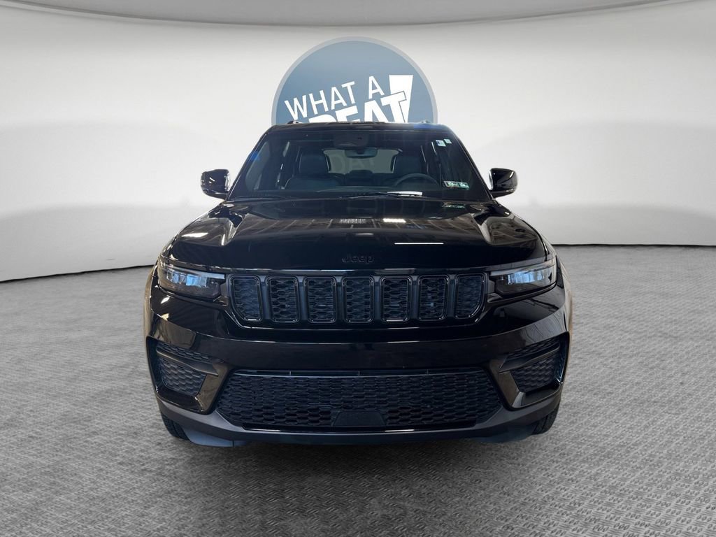 Used 2024 Jeep Grand Cherokee Altitude image 9