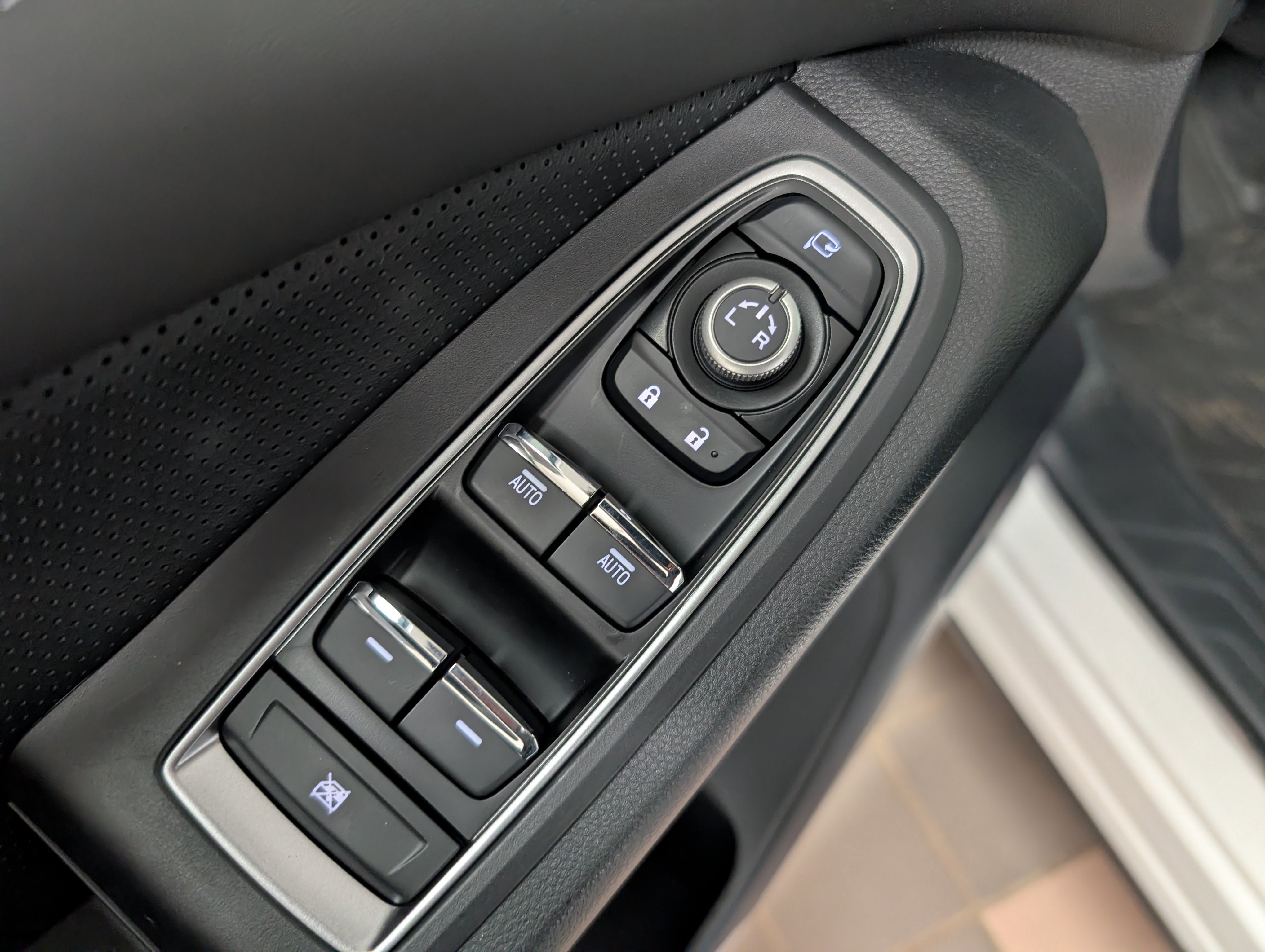 New 2025 Subaru Ascent Touring w/ Popular Package #2 image 31