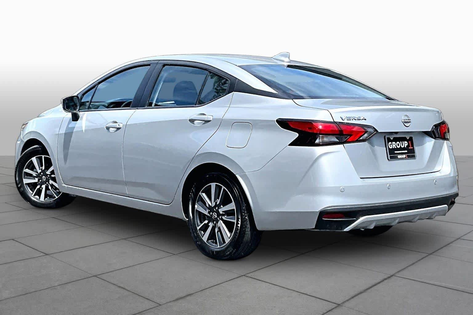 Used 2025 Nissan Versa SV FWD image 12