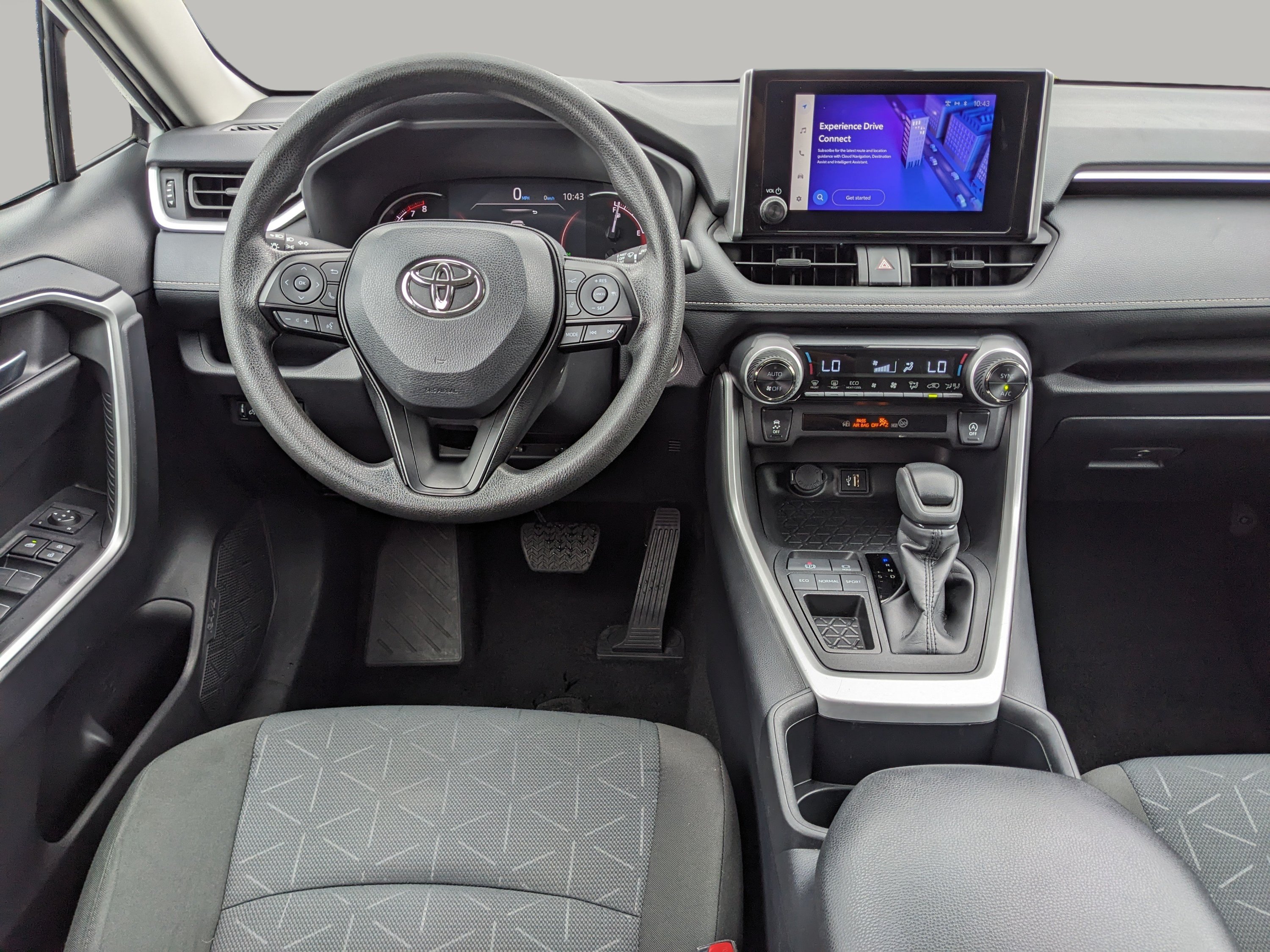 Used 2025 Toyota RAV4 XLE FWD image 14