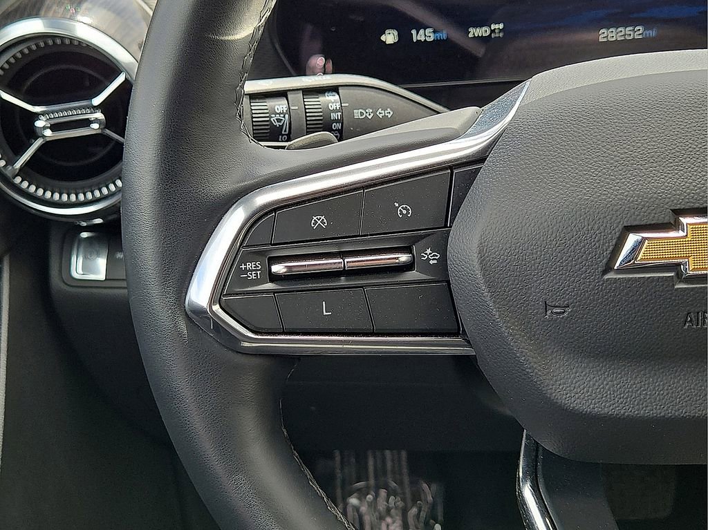 Used 2025 Chevrolet Equinox LT AWD/4WD image 18